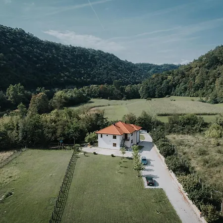 Moonriver Apartman *